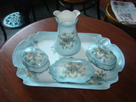 Trinketset of toilettafelset  motief vergeetmijnietjes