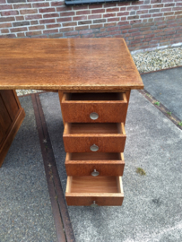 Eiken Bureau 1960-1970 originele knoppen beslag en sleutel extra plexiglas blad nr B20246