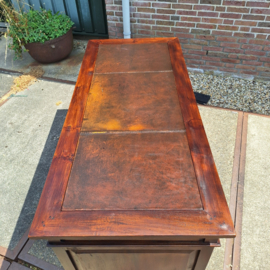 Oud teak houten bureau koloniale stijl met bruin leren blad nr B202643