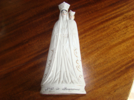 Mariabeeld van geglazuurd porselein.N.D.de Bonsecours