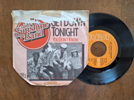 K.C. & The sunshine band met Get down tonight 1975 Single nr S20211201