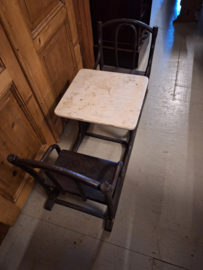 Thonet kinderbankje of kinderbureau voor 2 kids Engels gestoomd beuken 1920 nr B 20244