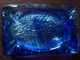 Glazen asbak van blauw glas