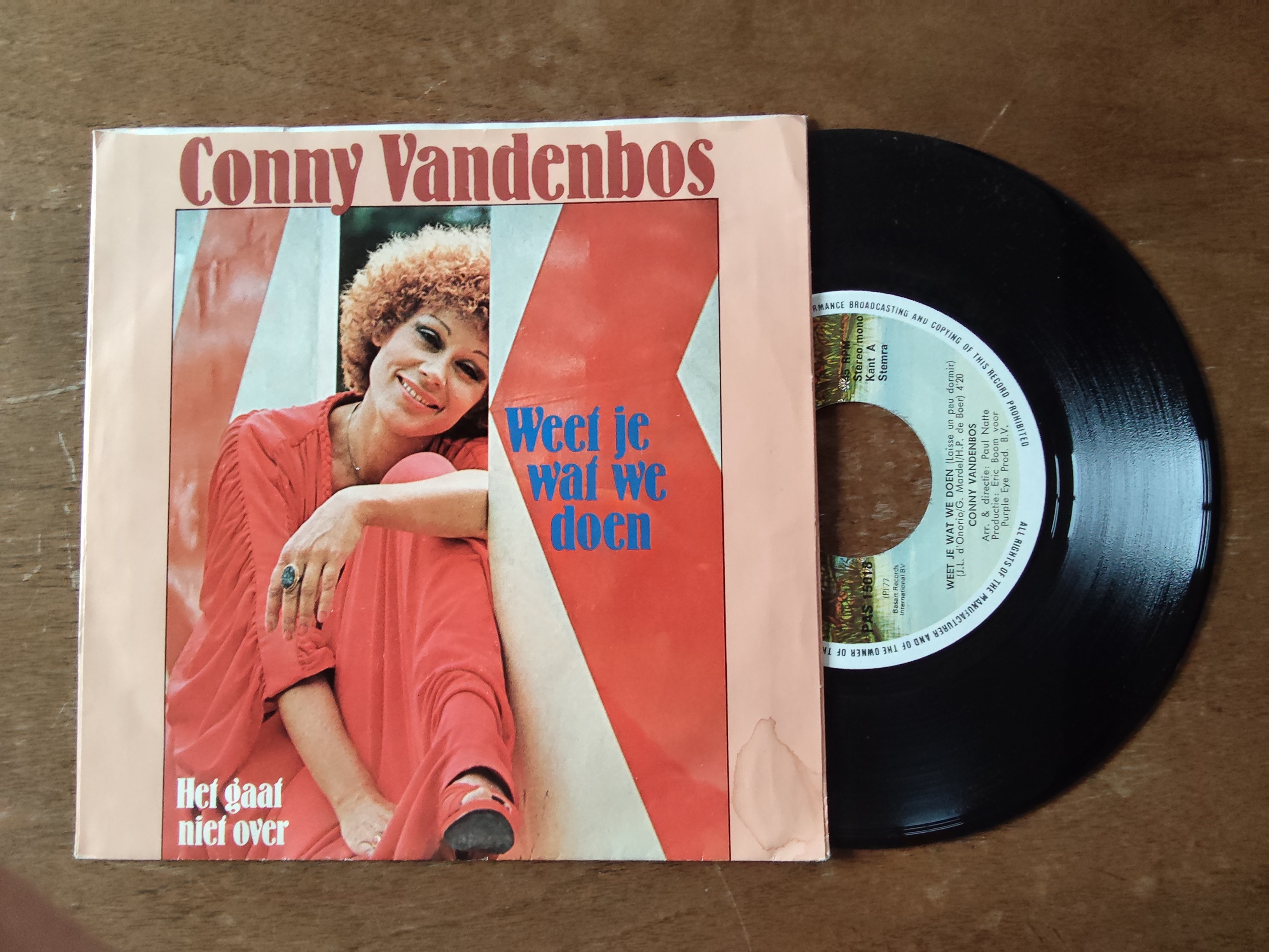 Conny Vandenbos met Weet je wat we doen 1977 Single nr S2025009