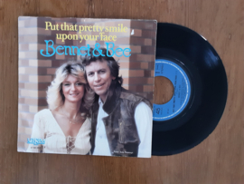 Bennet & Bee met Put that pretty smile upon your face 1982 Single nr S20245158