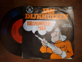 Jan Dijkhuizen met Brandweer-man 1981 Single nr S20211290