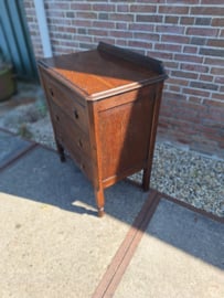 Engels eiken ladenkast 3-laden h-97,5cm met opstand en kraaldeel 1930-1940 nr K202427