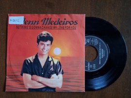 Glenn Medeiros met Nothing's gonna change my love for you 1986 Single nr S20234184