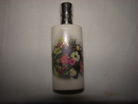 Antiek porceleinen parfumflesje met zilveren dop