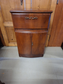 Art-deco huisbar of minibar omstreeks 1920 notenhout h-107,5 uitklapbaar nr K20244