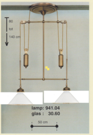 Katrollamp breed 2-lichts 2-staafgewichten oud messing dakkap opaal 25cm nr 941.04