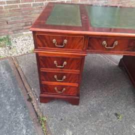 Oud engels bureau ingelegd met 3 vlakken leer omstreeks 1940-1950 mahonie nr B202641