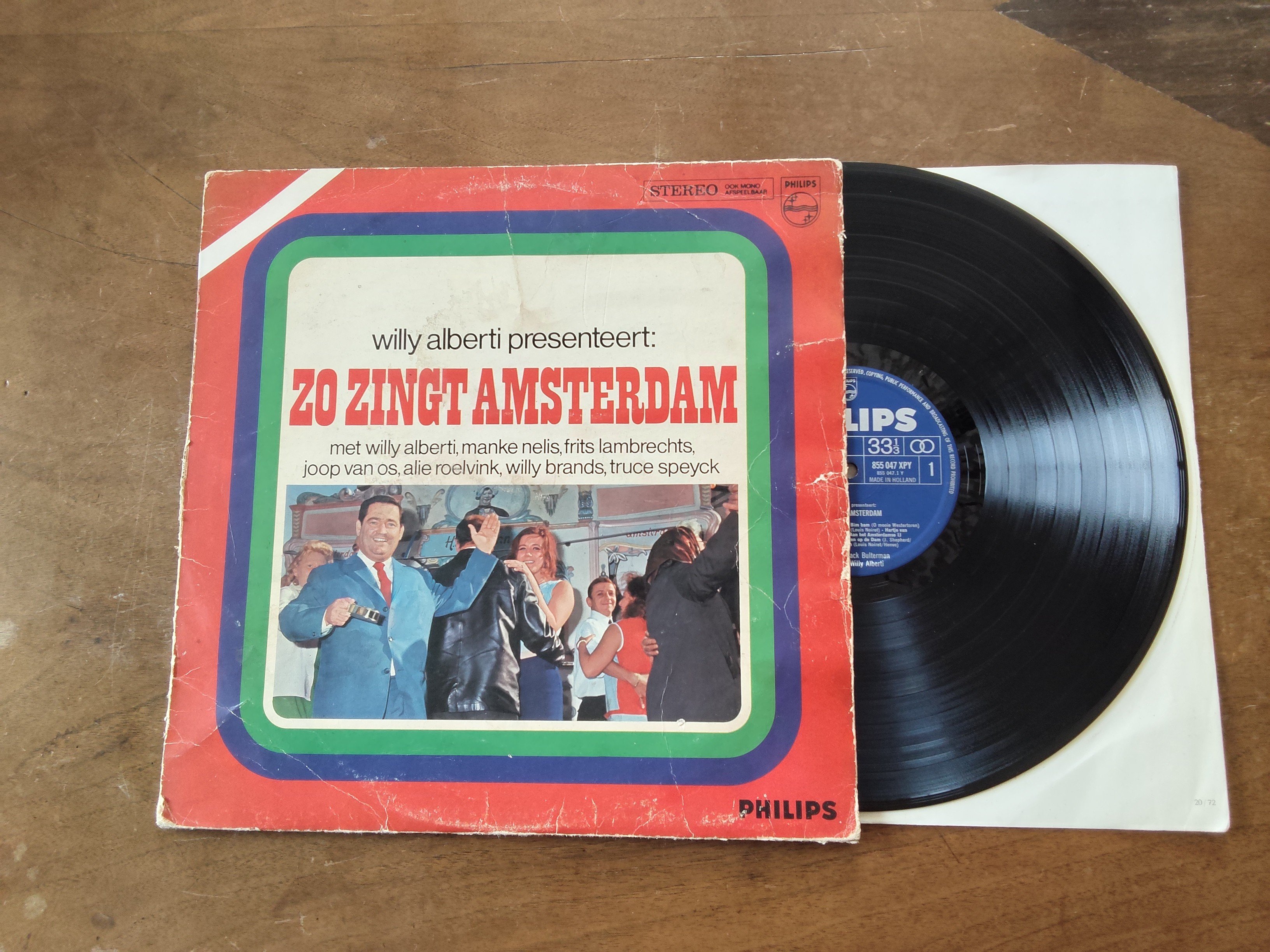 Willy Alberti met Willy Alberti presenteert Zo zingt Amsterdam 1967 LP nr L20251382