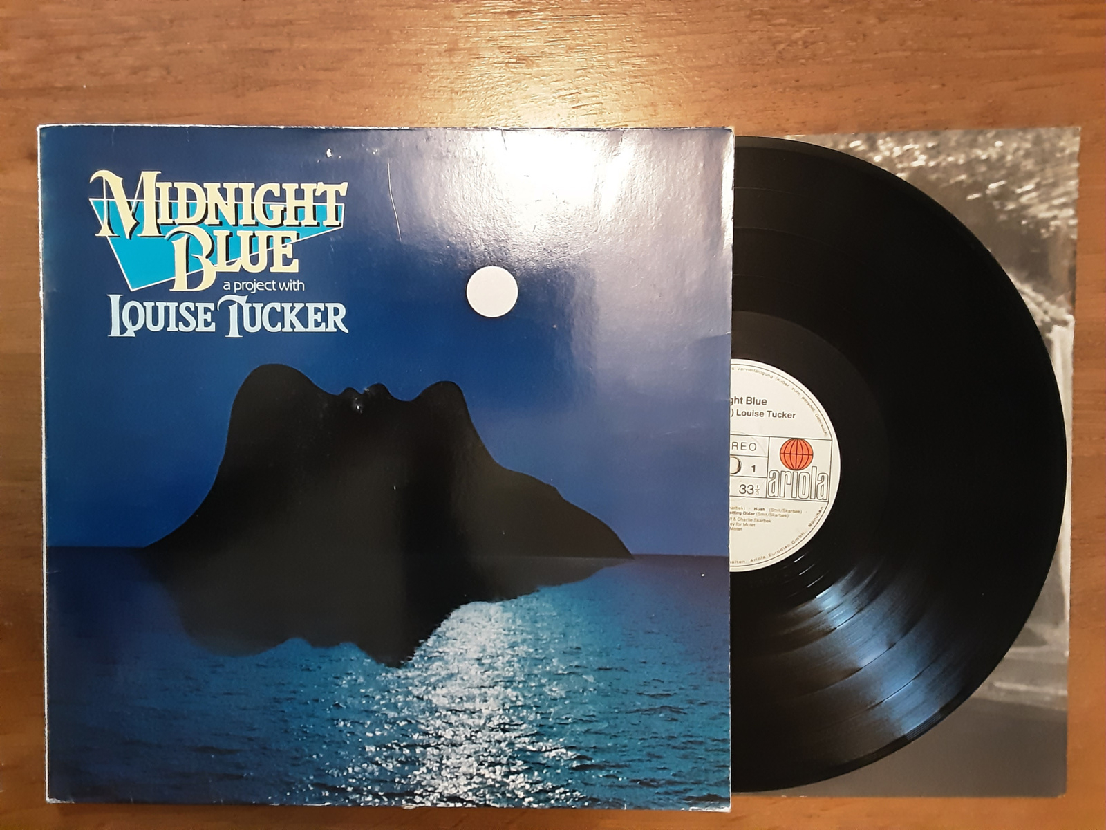Louise Tucker met Midnight Blue 1982 LP nr L2024793