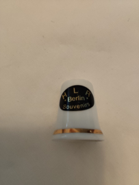 Vingerhoed porcelein opdruk Berlin 2,9cm hoog zonder doosje