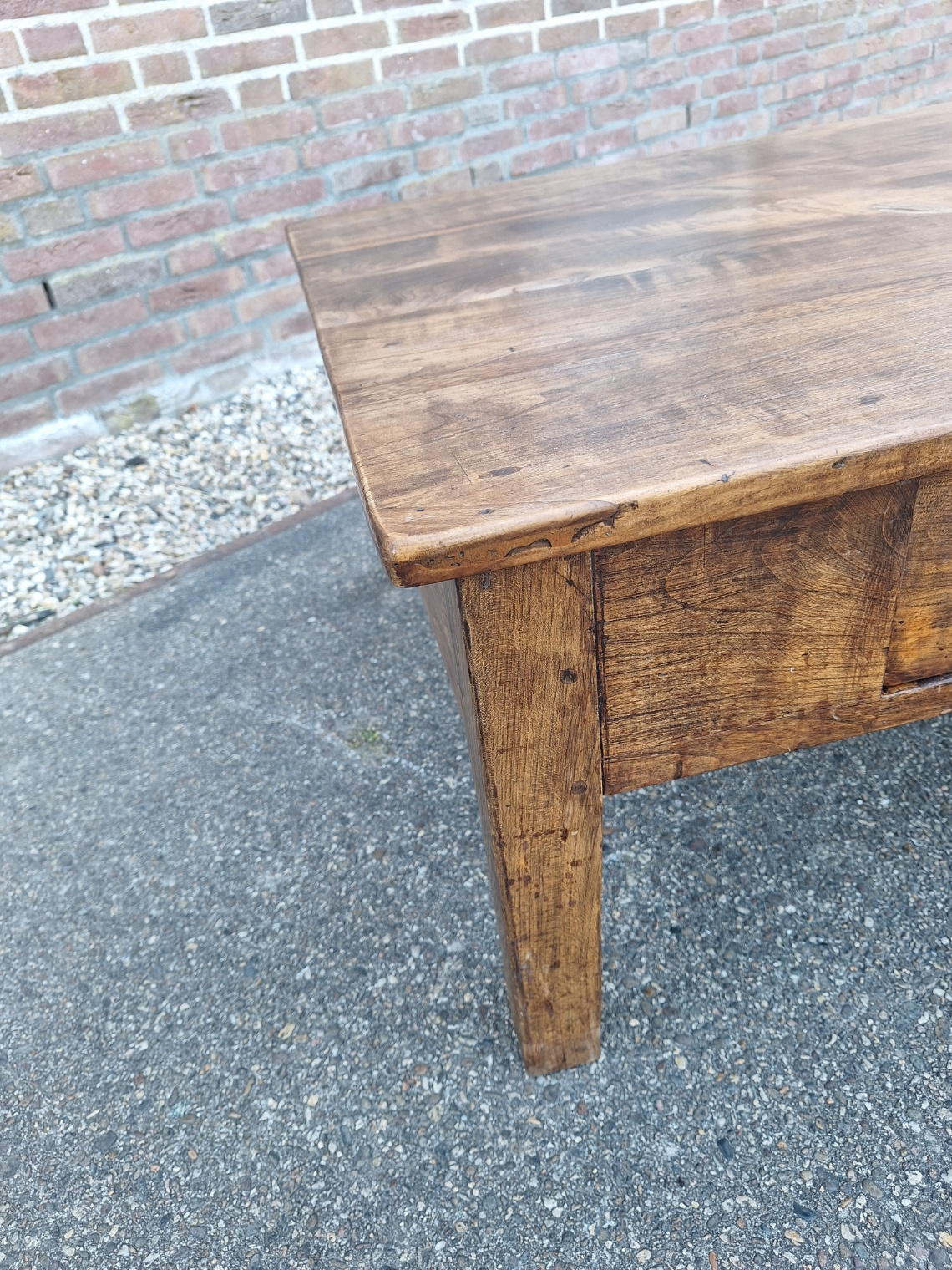 Antieke Franse salontafel van omstreeks 1880-1890 vruchtenhout nr T202515