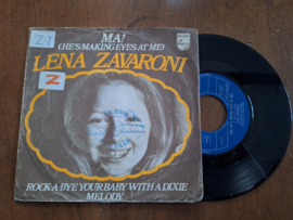 Lena Zavaroni met Ma! (he's making eyes at me) 1974 Single nr S20233954