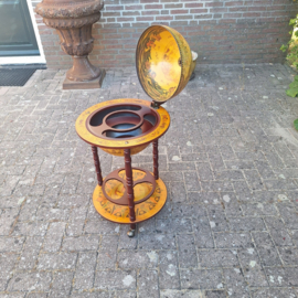 Globe bar verrijdbaar en bol klapt open omstreeks 90's nr K202697