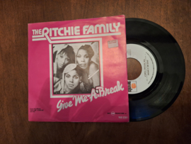 The Ritchy Family met Give me a break 1980 Single nr S20234233