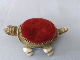 Speldenkussen schildpad met beweegbare kop ann0 1950.