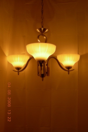 Mat nikkel hanglamp met 3 geschulpte kappen nr:20395/3