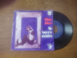 Willeke Alberti met Wie komt er in m'n hokkie 1978 Single nr S20221924