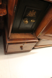 Mahonie engelse receptiekast met kluis en opbergvakken 1890-1900 nr 10042