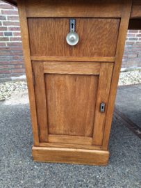 Eiken Bureau 1960-1970 originele knoppen beslag en sleutel extra plexiglas blad nr B20246