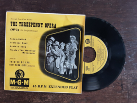 Lotte Lenya & Scott Merrill met The threepenny opera No. 2 1956 Single nr S20245397