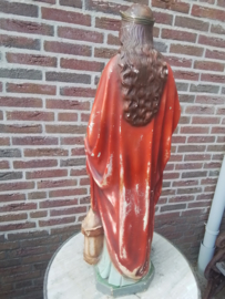 Groot heiligenbeelden van de heilige Barbara.Polychroom