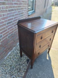 Engels eiken ladenkast 3-laden h-97,5cm met opstand en kraaldeel 1930-1940 nr K202427