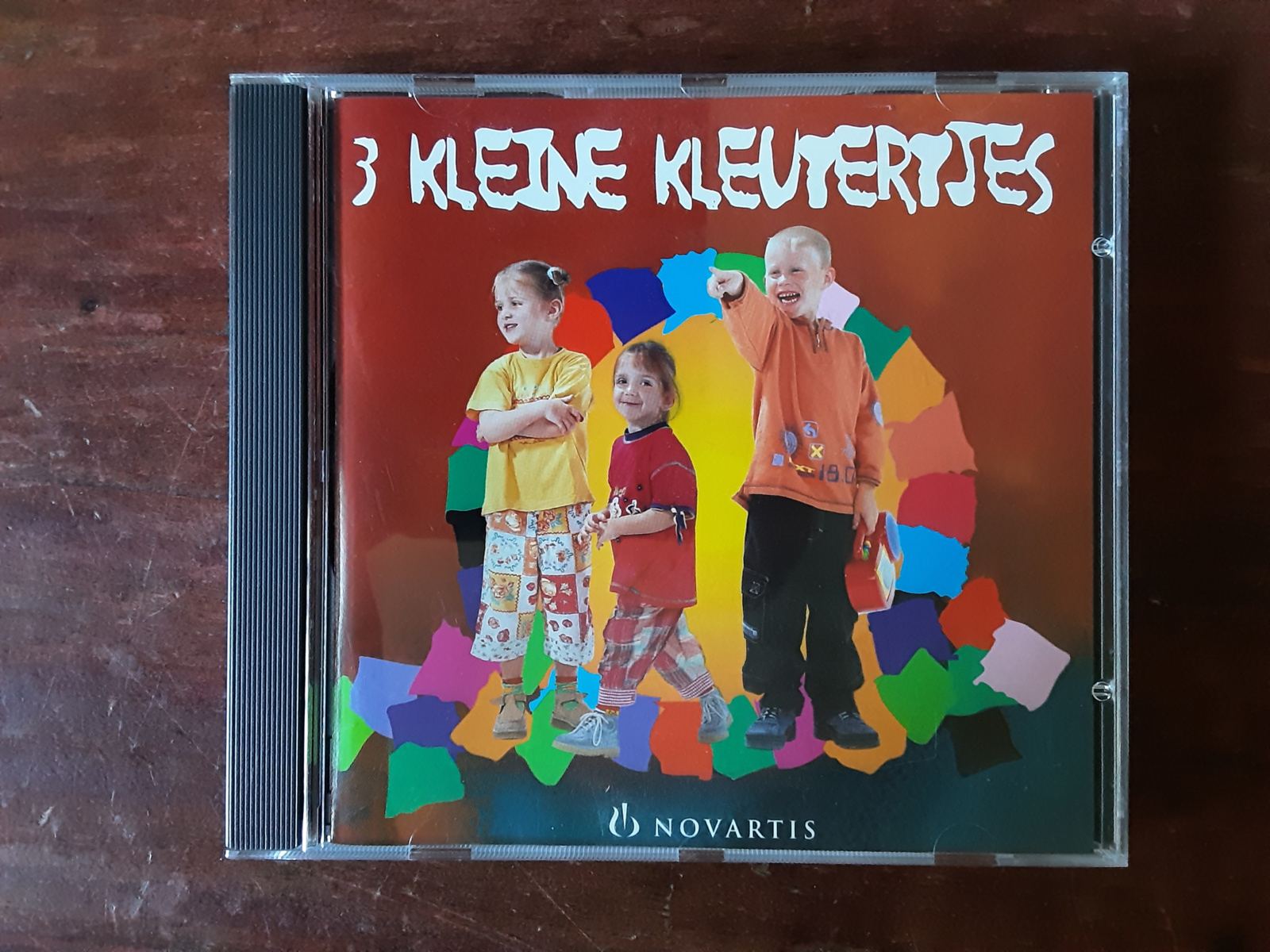 Novartis met 3 kleine kleutertjes 1998 CD nr CD2024603