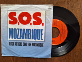 Dutch Artists sing for Mozambique met SOS Mozambique 1987 Single nr S20232410