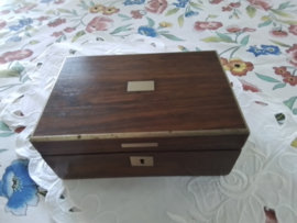 Houten kistje of doosje.rosewood.