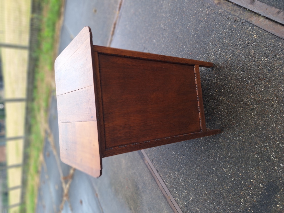 Oud hollands eiken telefoon kastje of nachtkastje omstreeks 1930 nr N202511