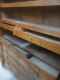 Antiek Hollands kabinet met prachtige kap en 174cm breed nr 10045