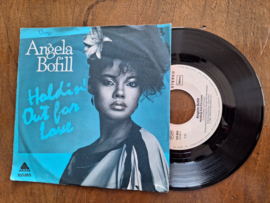 Angela Bofill met Holding out for love 1981 Single nr S20232397