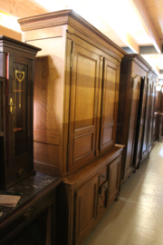 Frans eiken kabinet 170jr oud in goede staat met veel opbergruimte nr 10038
