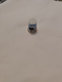 Vingerhoed porcelein opdruk Cap d'agde 2,9cm hoog zonder doosje