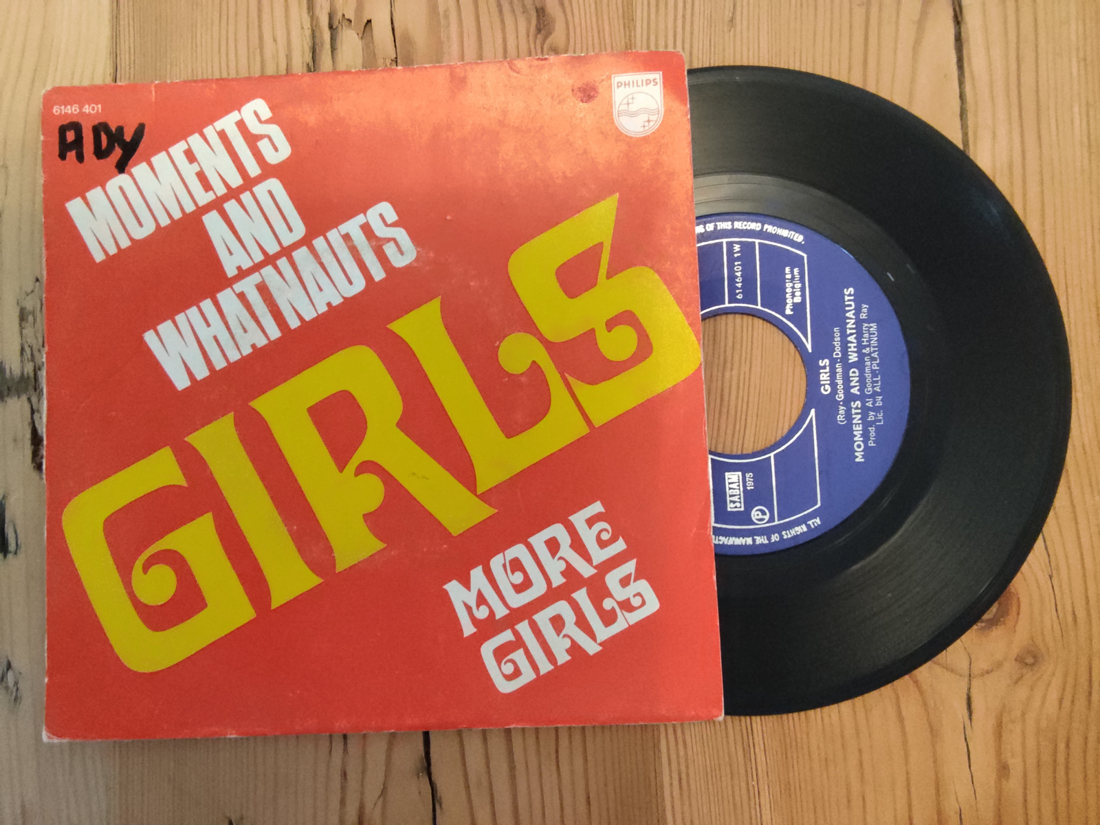 Moments and Whatnauts met Girls 1975 Single nr S20256502