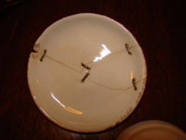 Oud   zeepdoosje  of zeepbakje.