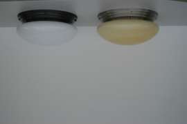 Grote plafonniere met bol champagne 48cm en ophanging mat nikkel (rechts op foto)
