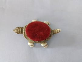 Speldenkussen schildpad met beweegbare kop ann0 1950.