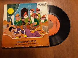 Volledig kinder-hoorspel o.l.v Henk Bakker met Sneeuwwitje 1961 Single nr S20234410