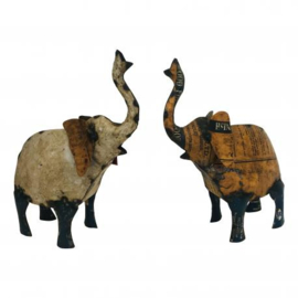olifant gemaakt van oud ijzer h40cm allerlei kleuren nr 7871