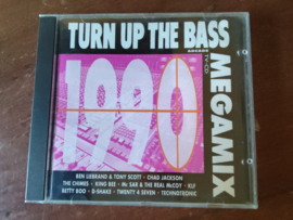 Various artists mixed met Turn up the bass megamix 1990 1990 CD nr CD2024123