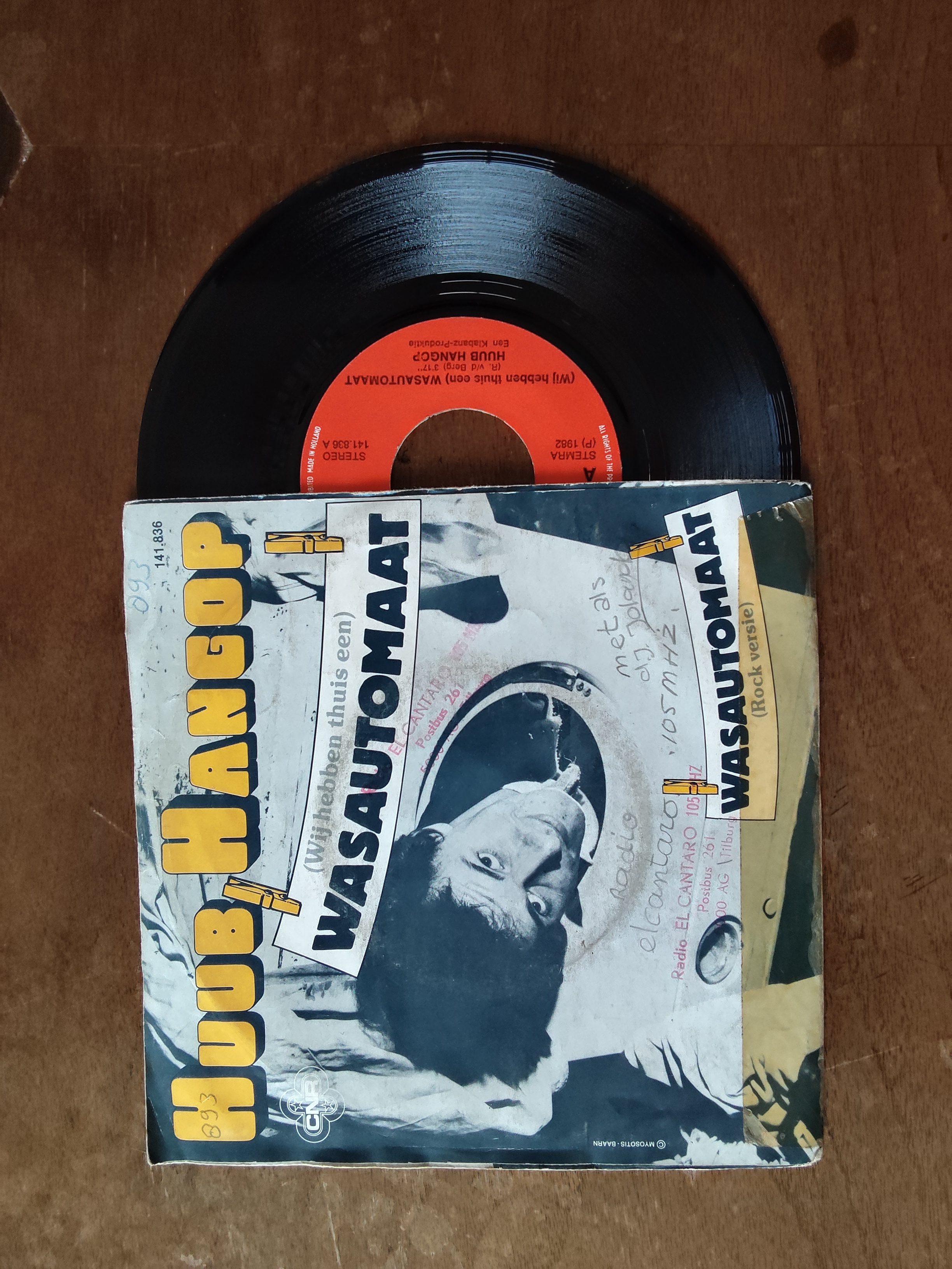 Huub Hangop met (wij hebben thuis een) wasautomaat 1982 Single nr S20256901