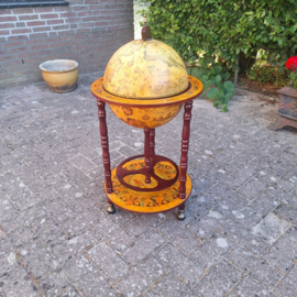 Globe bar verrijdbaar en bol klapt open omstreeks 90's nr K202697
