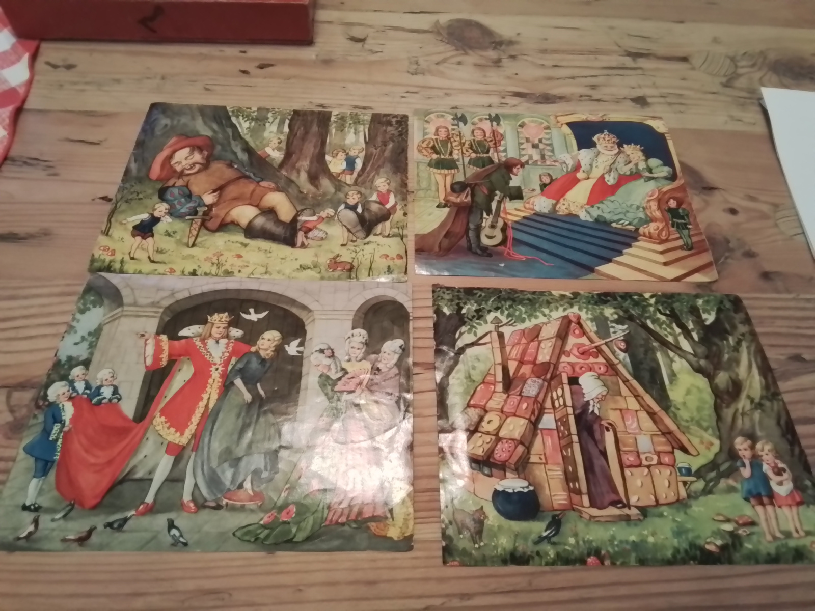 Oud en antieke blokpuzzel sprookjes omstreeks 1950.