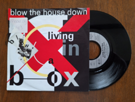 Living in a box met Blow the house down 1989 Single nr S20233515